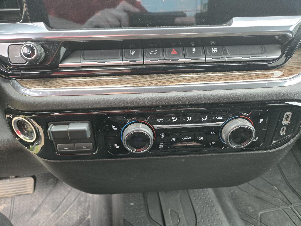 1752774016