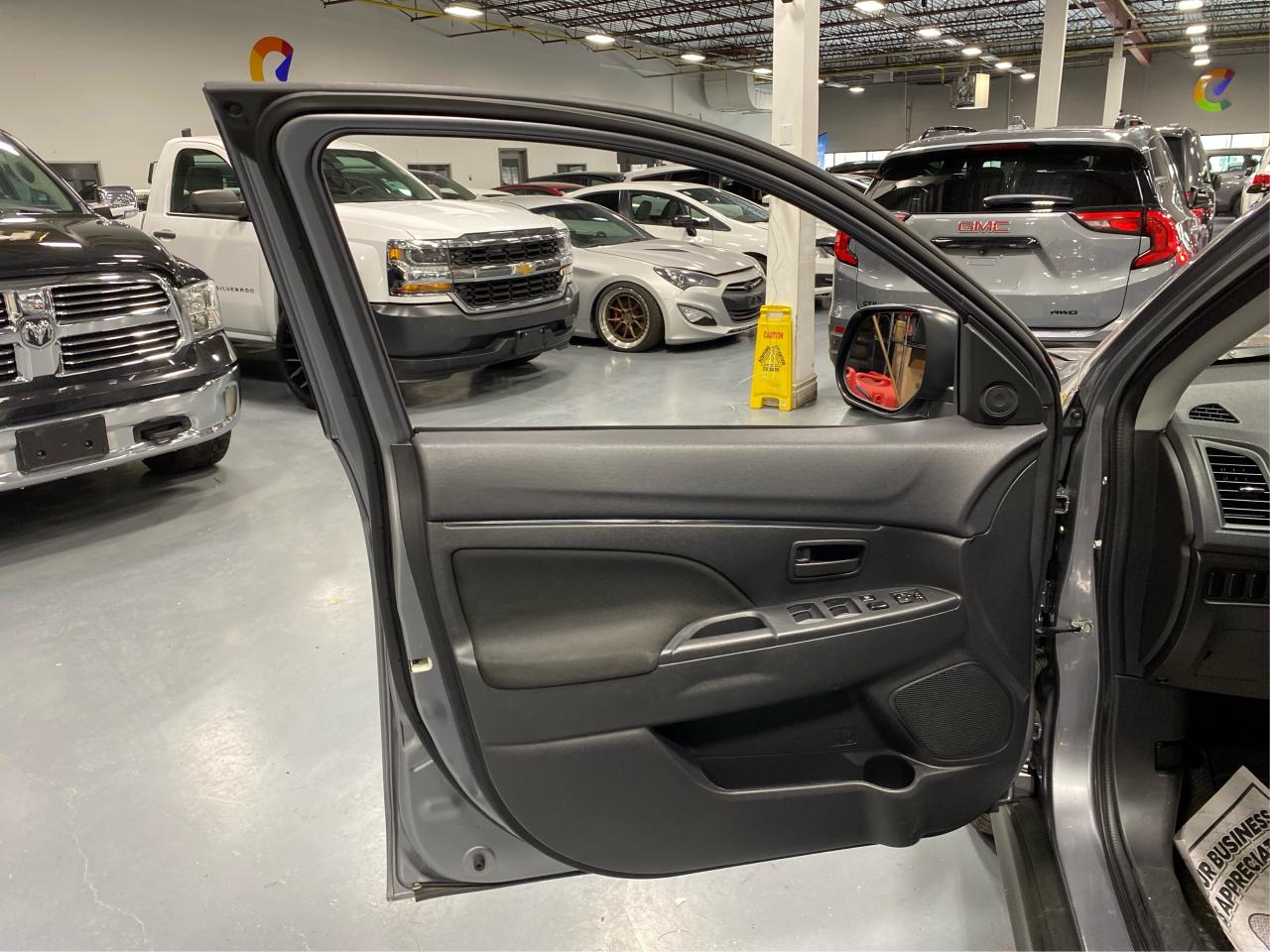 2018 Mitsubishi RVR ES Photo