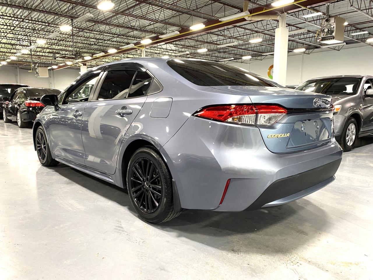 2020 Toyota Corolla LE - Photo #3