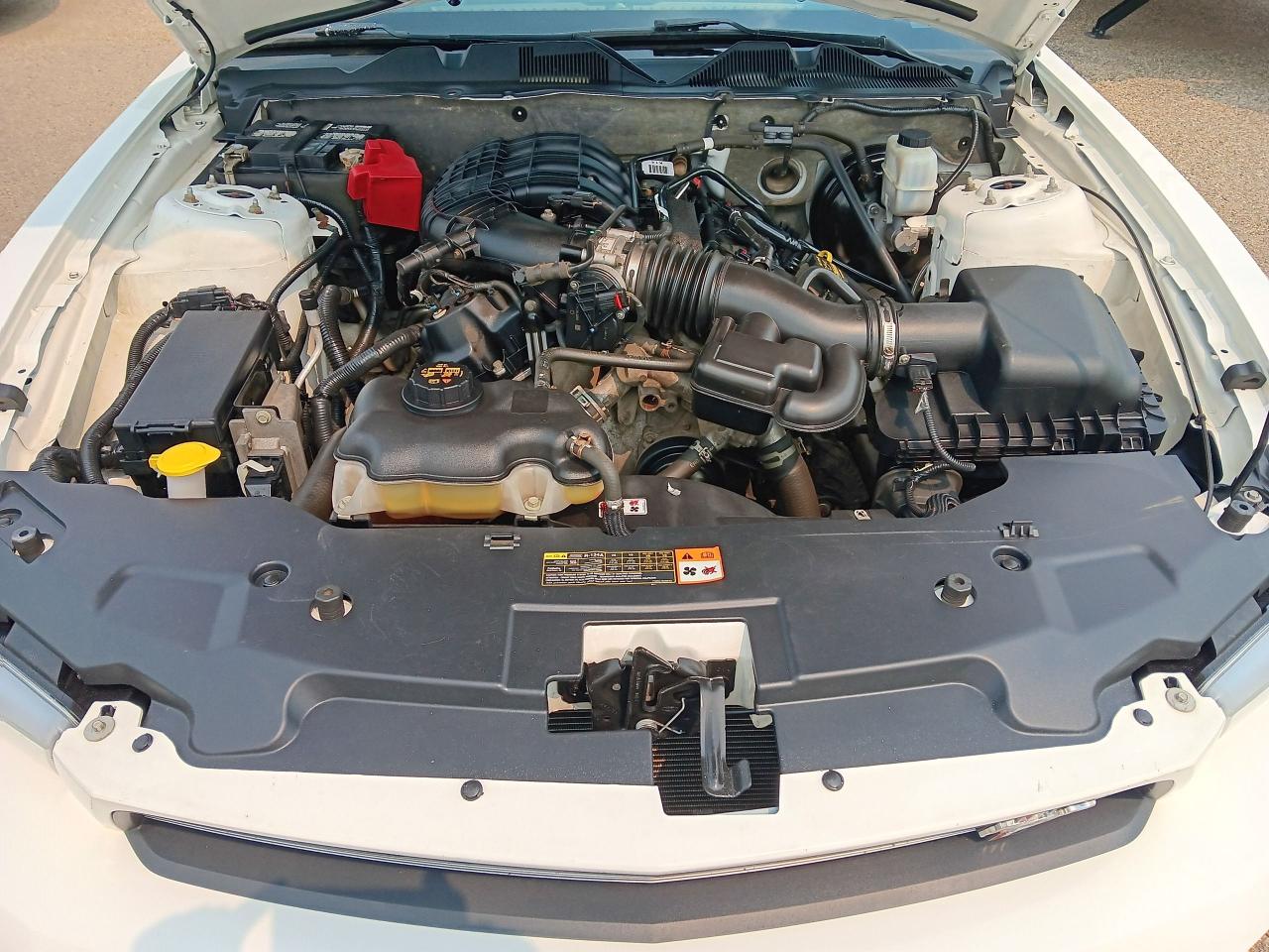 2012 Ford Mustang Premium V6 Automatic - Photo #4