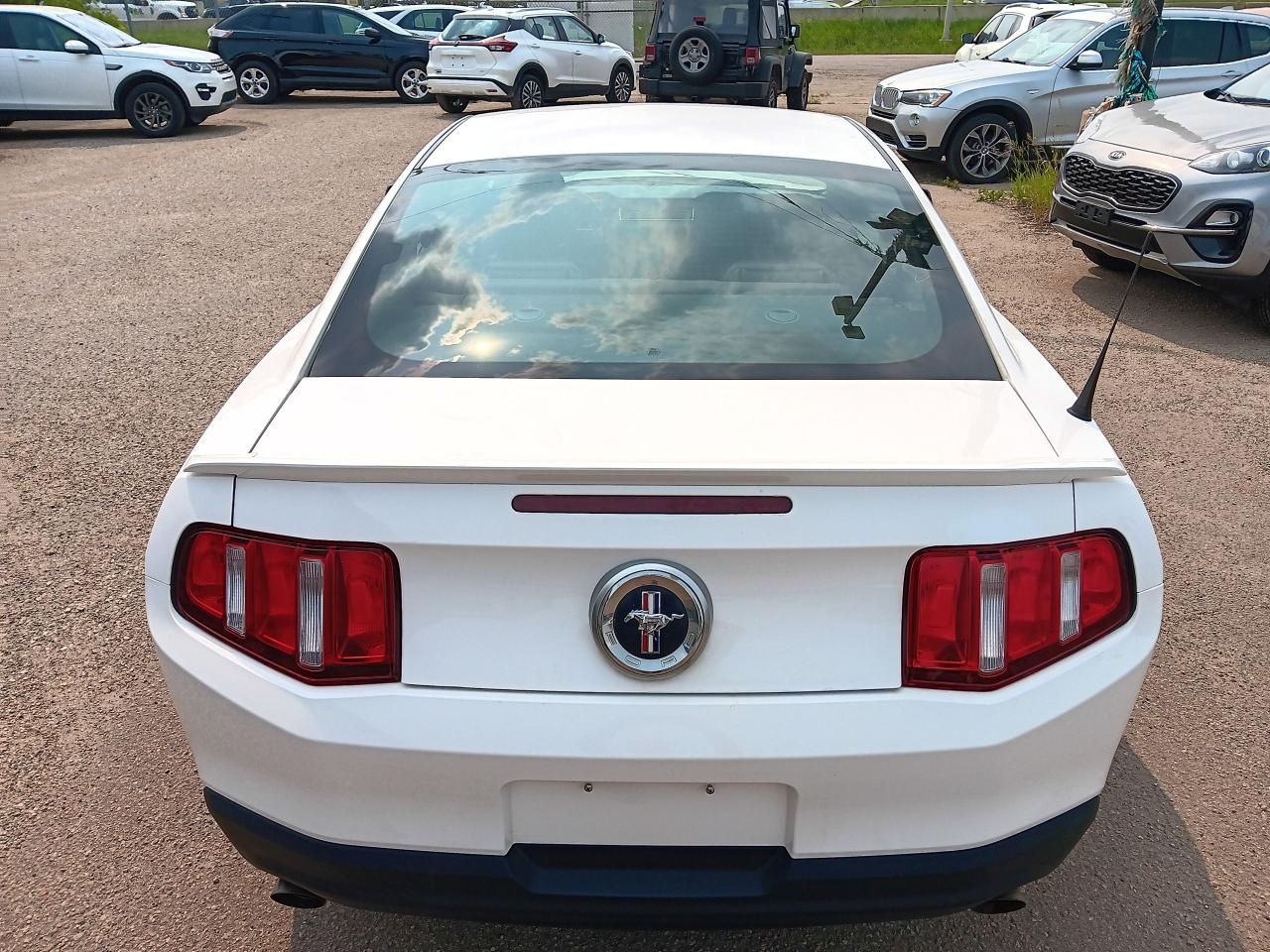 2012 Ford Mustang Premium V6 Automatic - Photo #5