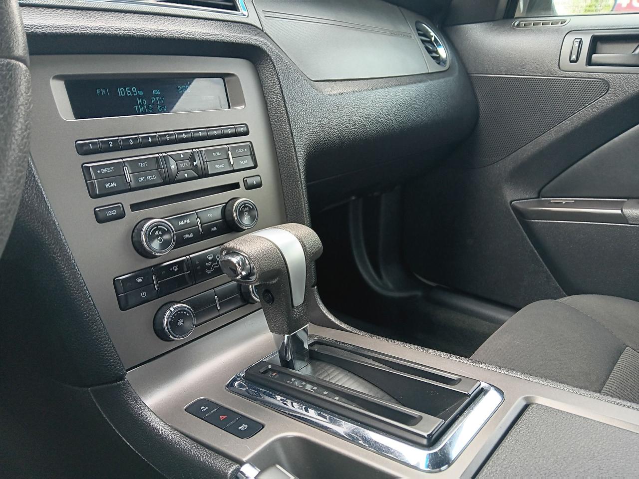 2012 Ford Mustang Premium V6 Automatic - Photo #17