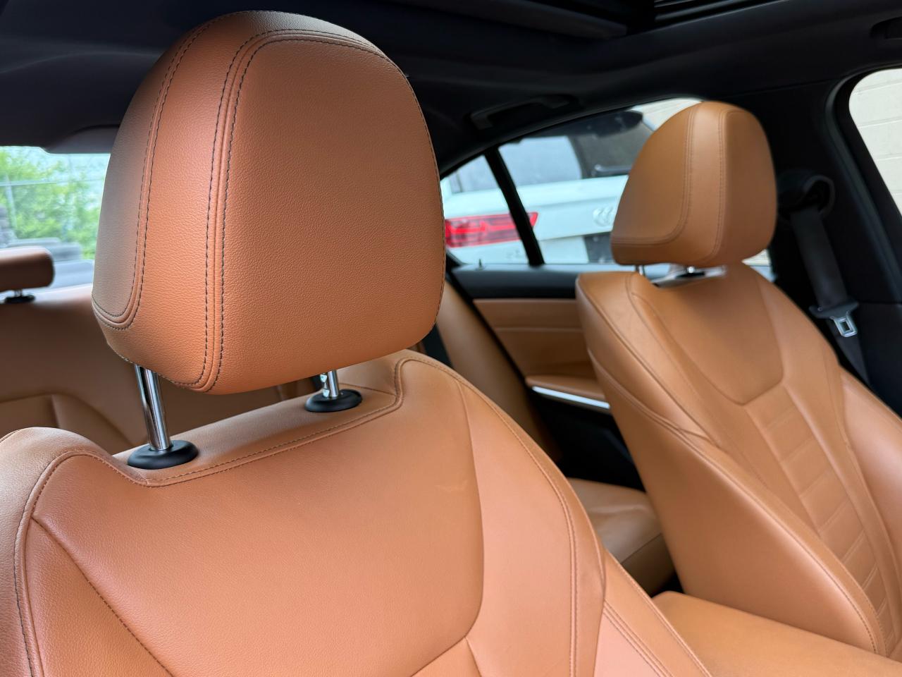 2019 BMW 3 Series 330i xDrive MSPORT|NAVI|SUNROOF - Photo #12