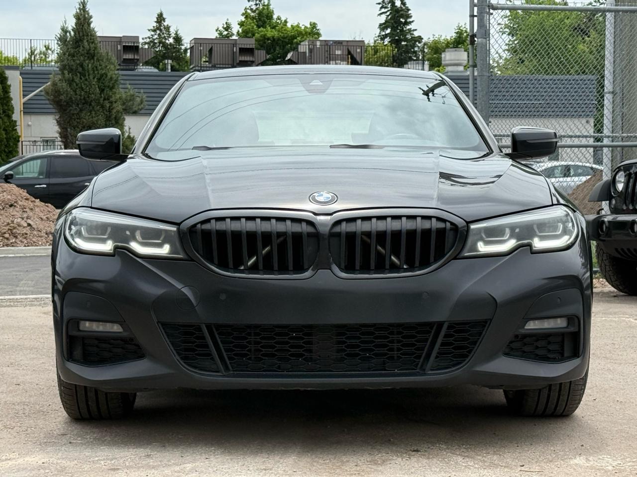 2019 BMW 3 Series 330i xDrive MSPORT|NAVI|SUNROOF - Photo #2