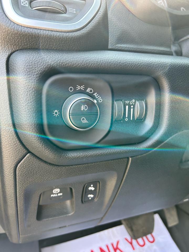 2019 RAM 1500 Big Horn 4x4 Crew Cab 6'4" Box - Photo #11