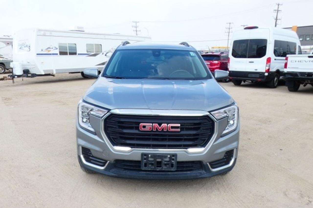 2024 GMC Terrain SLE AWD w/Htd cloth, BUC - Photo #3