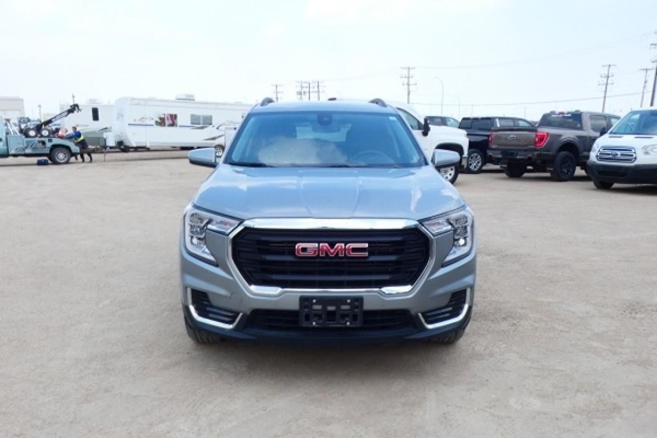 2024 GMC Terrain SLE AWD w/Htd cloth, BUC - Photo #3