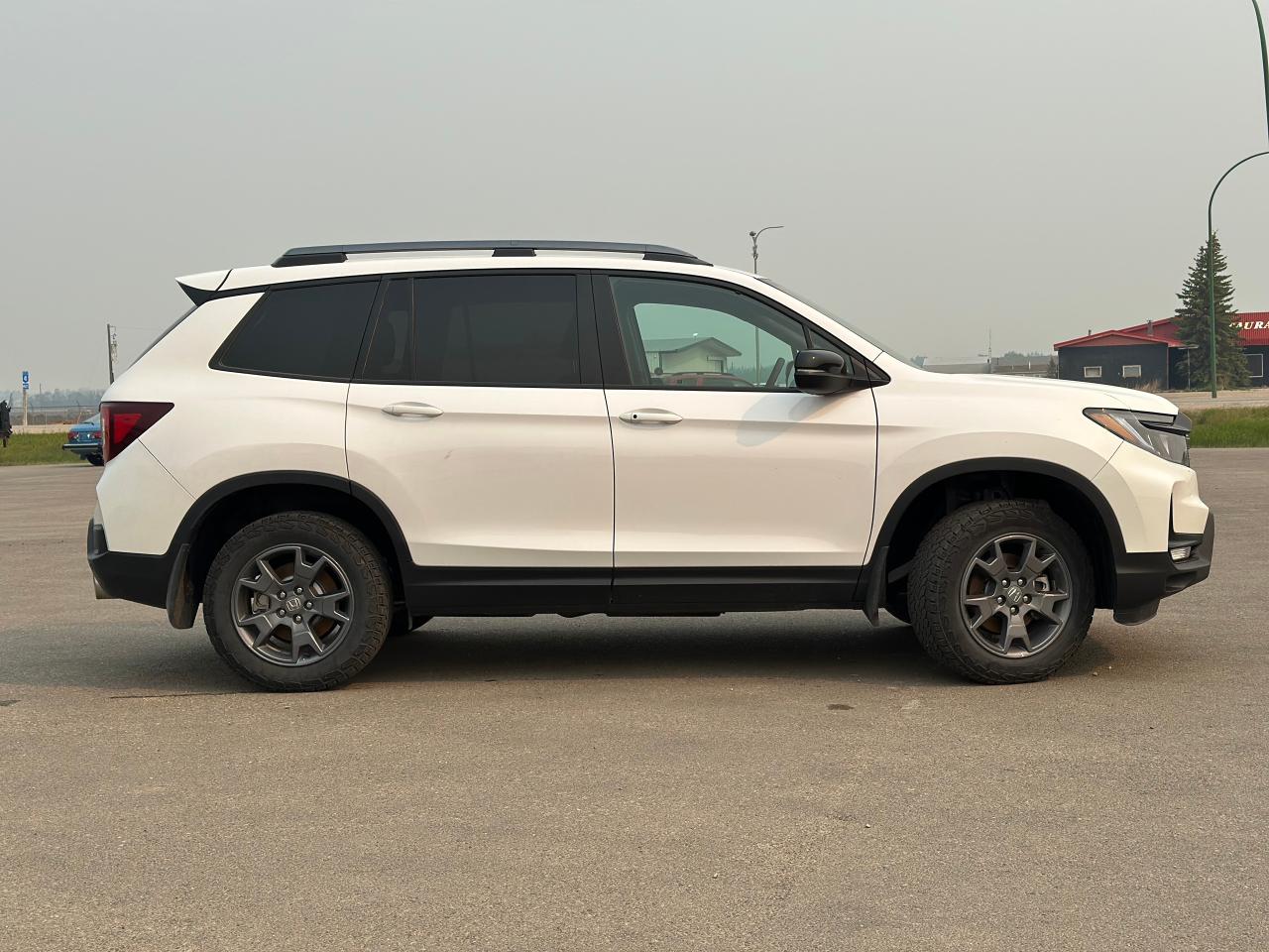 2025 Honda Passport TrailSport AWD Photo3