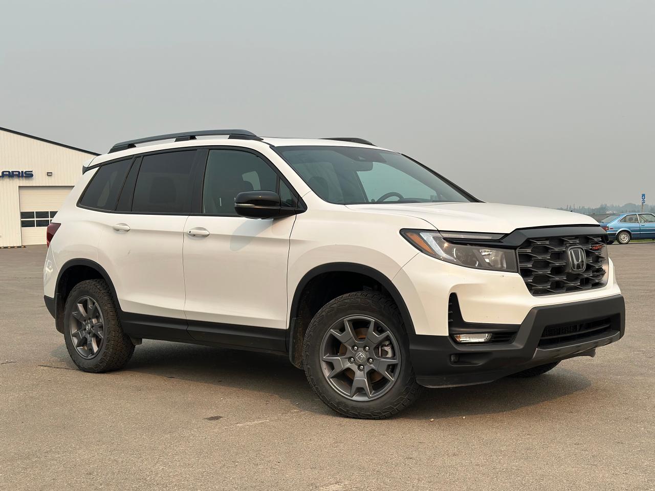 2025 Honda Passport TrailSport AWD Photo2