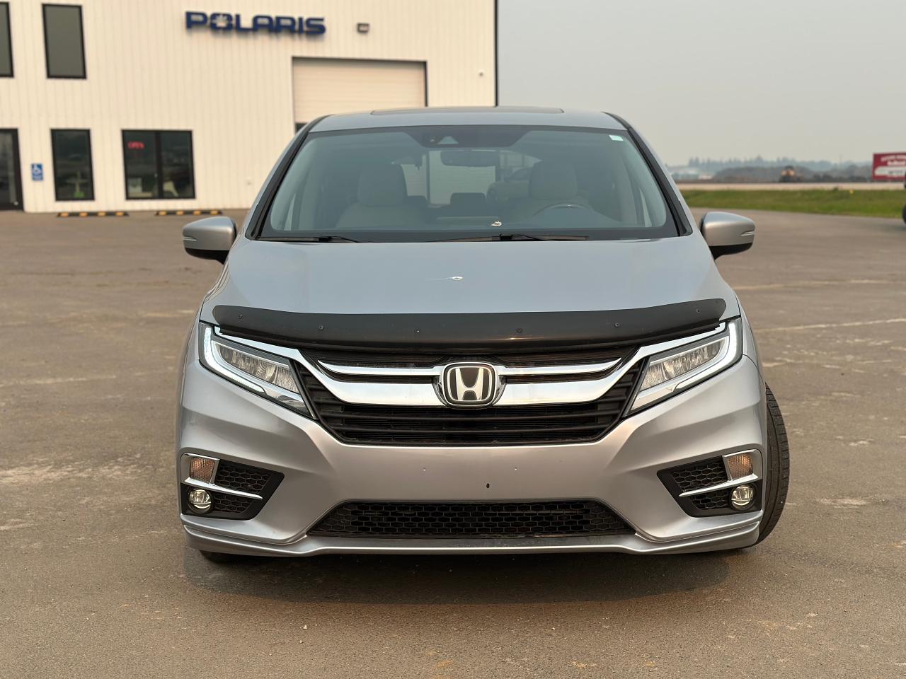 2018 Honda Odyssey Touring Photo1