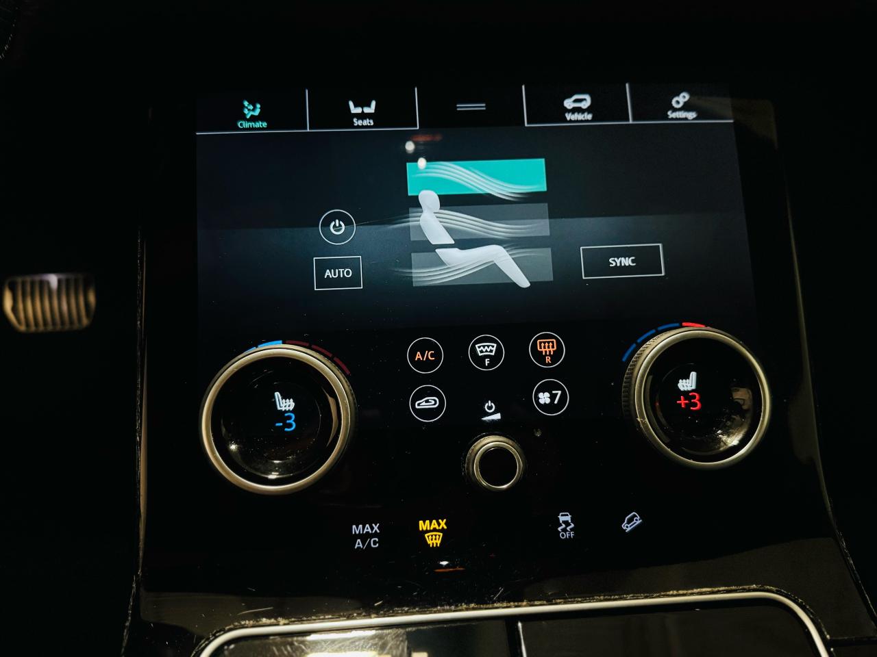2020 Land Rover Range Rover Velar R-Dynamic S - Photo #17