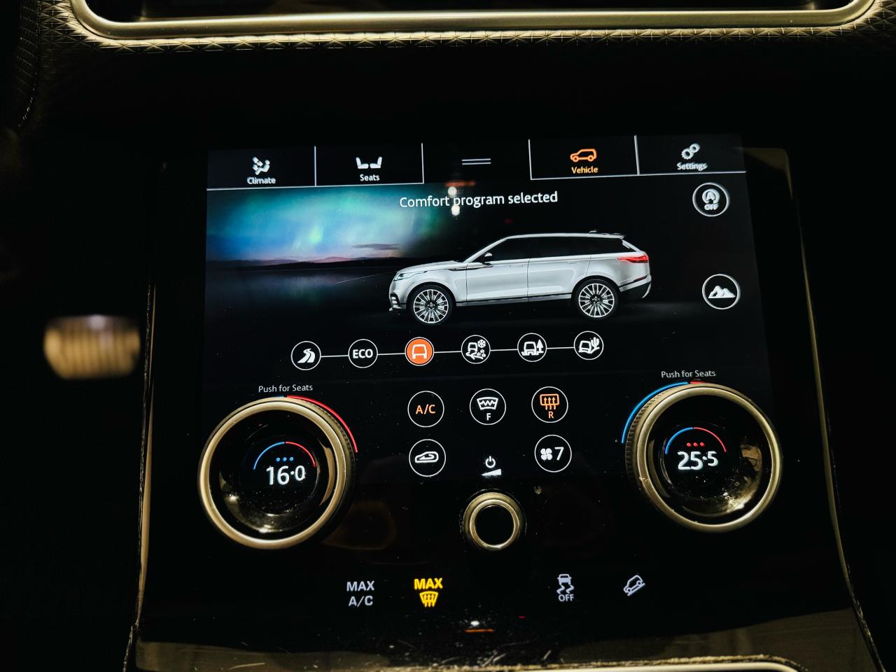 2020 Land Rover Range Rover Velar R-Dynamic S - Photo #19