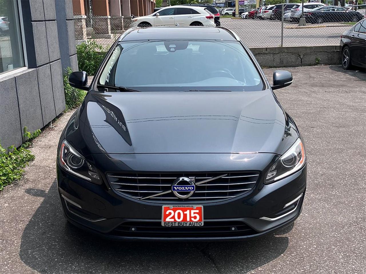 2015 Volvo V60 T5 DRIVE-E |NAVI|REARCAM|LEATHER|ROOF|ALLOYS - Photo #4