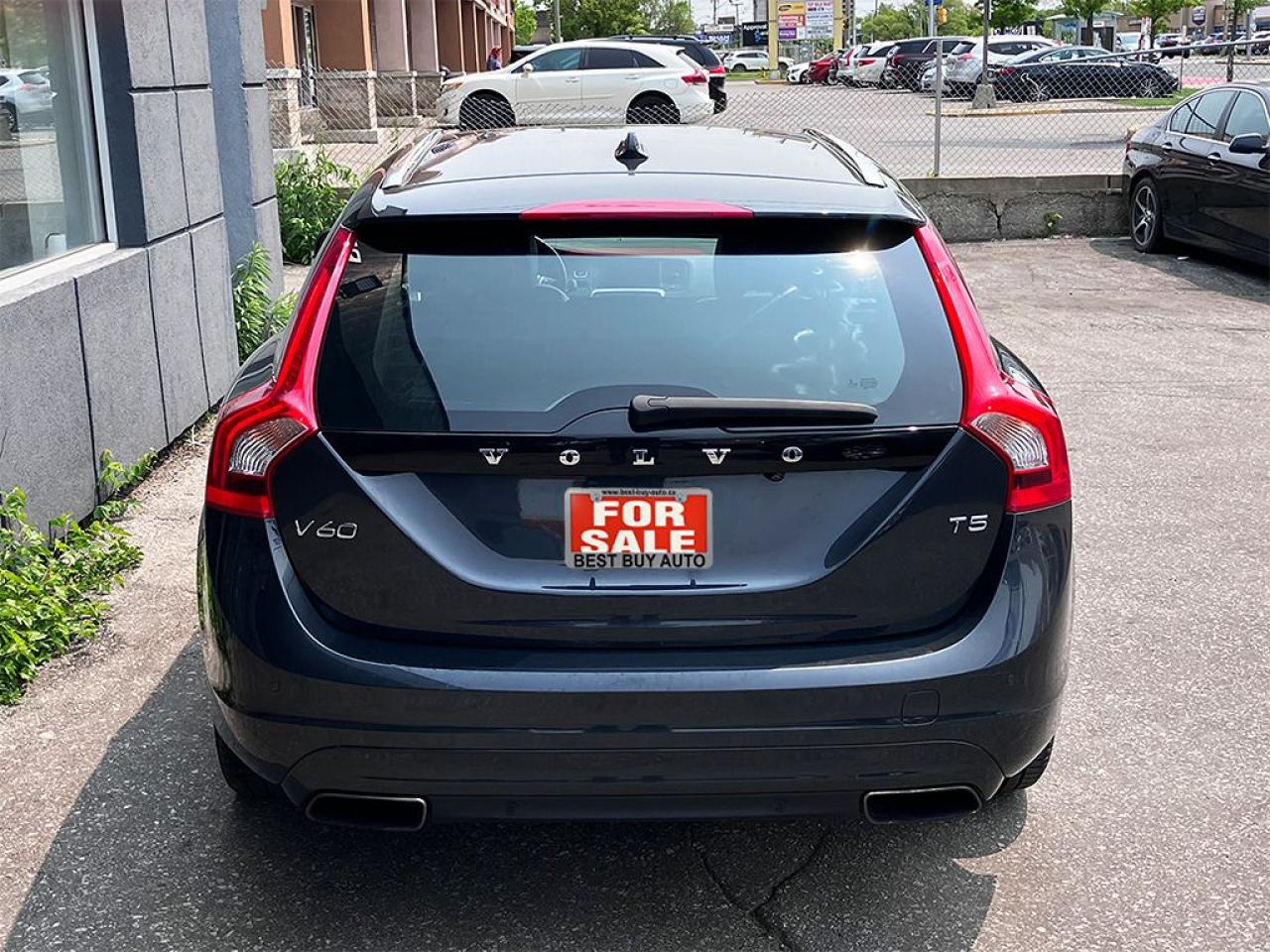 2015 Volvo V60 T5 DRIVE-E |NAVI|REARCAM|LEATHER|ROOF|ALLOYS - Photo #5