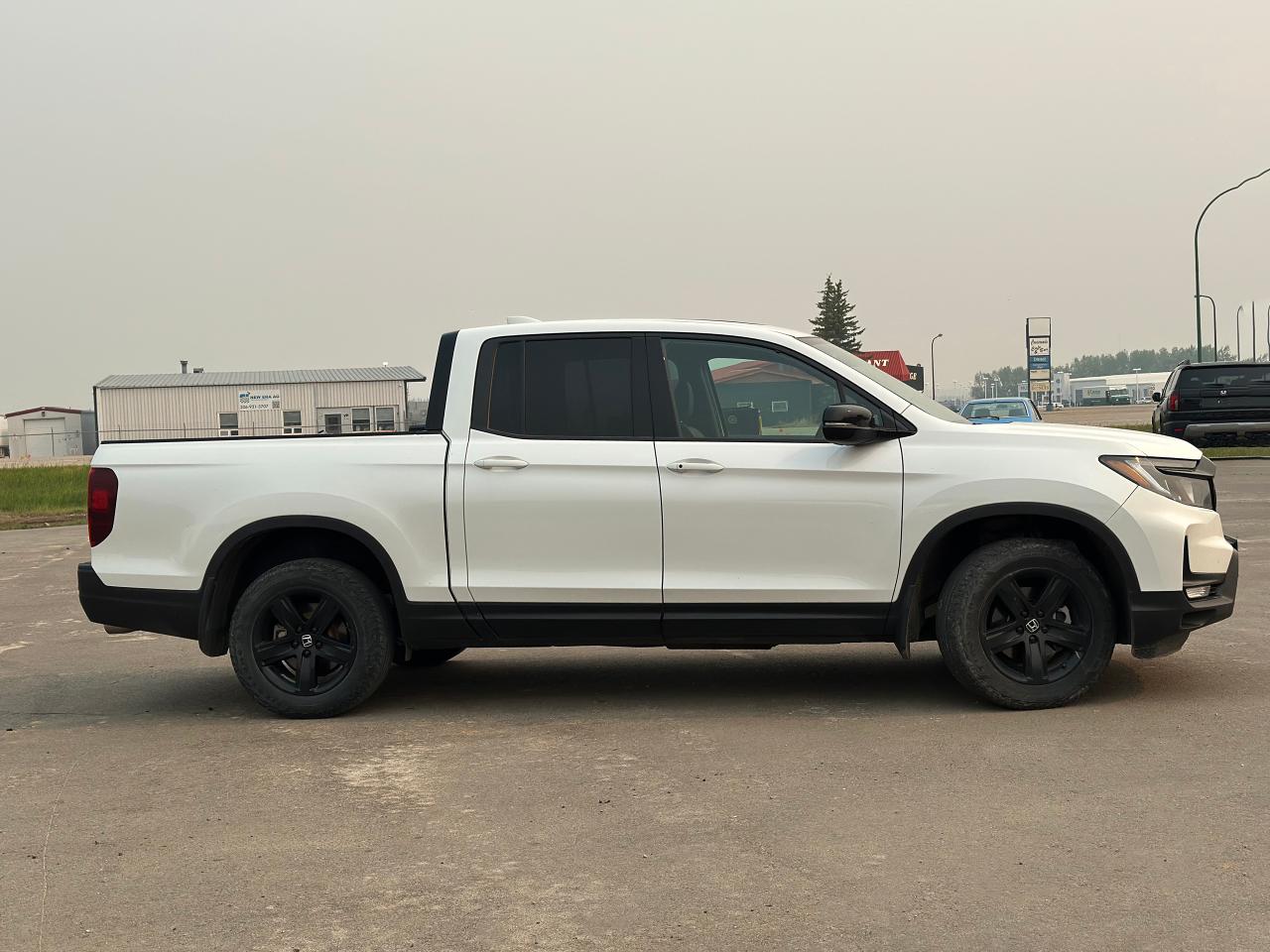 2022 Honda Ridgeline Black Edition AWD Photo3