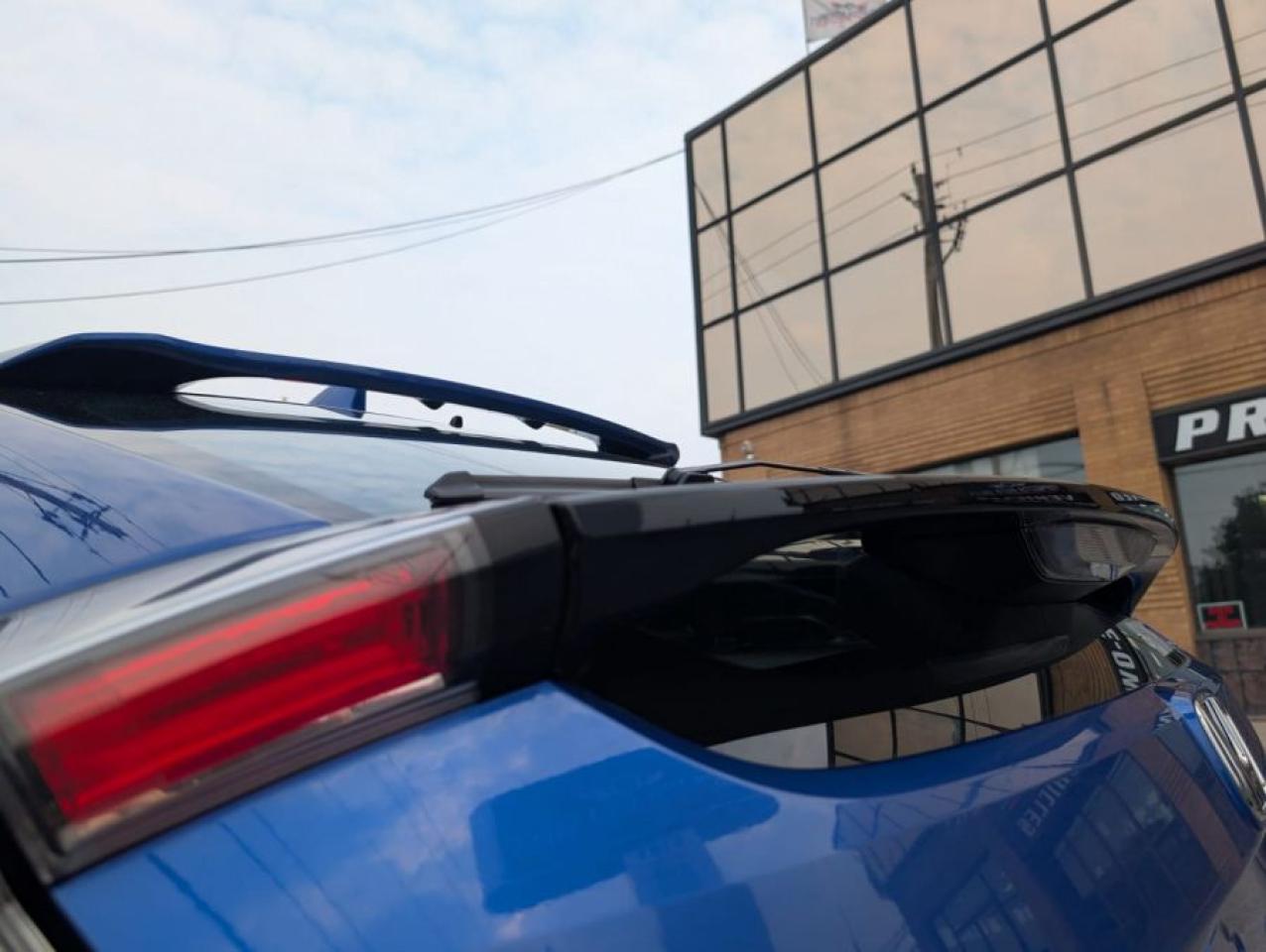 2019 Honda Civic LX HATCHBACK - Photo #4