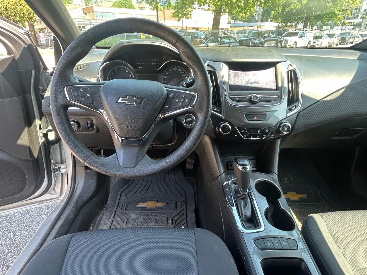 2019 Chevrolet Cruze LT - Photo #11