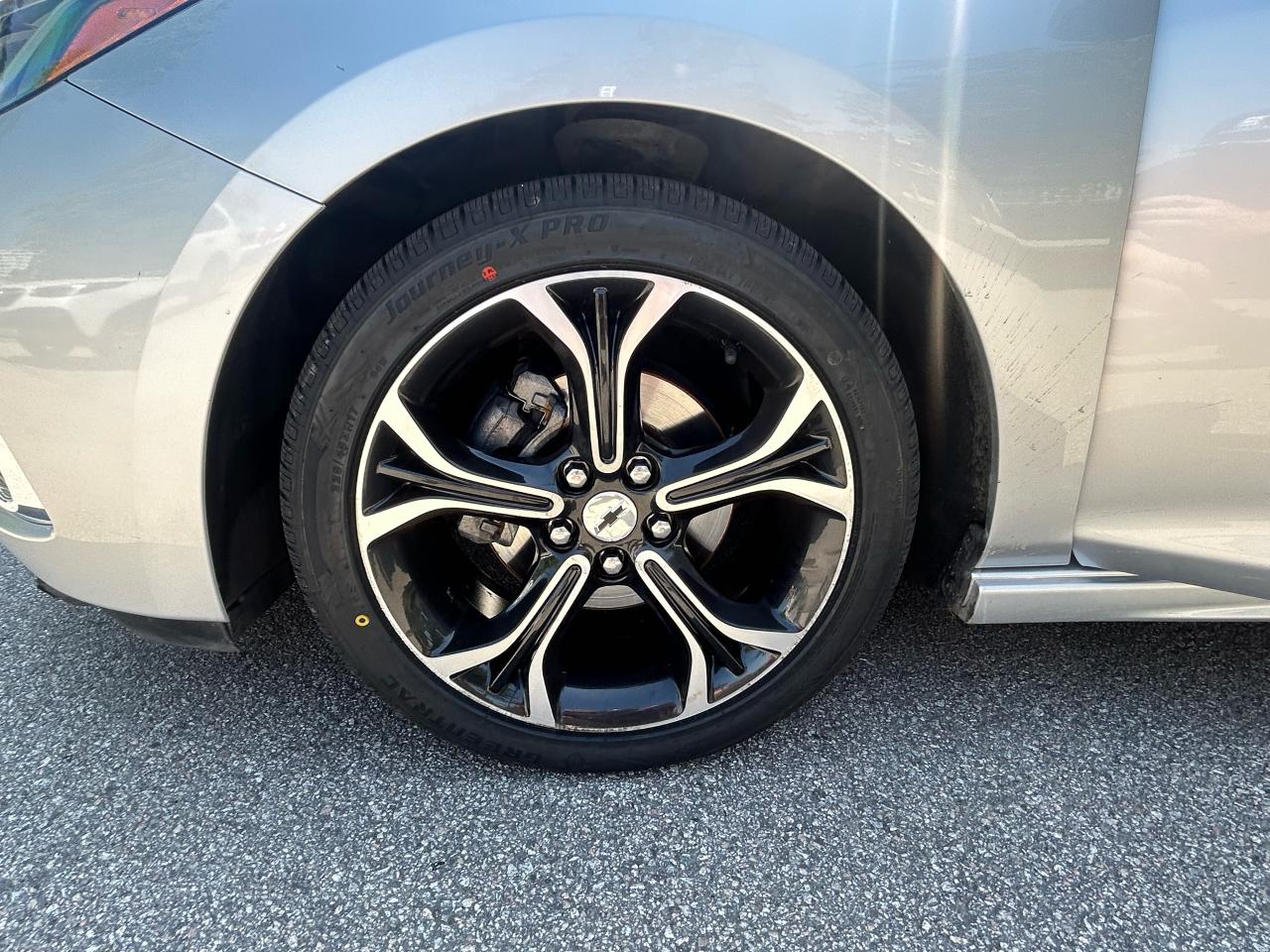 2019 Chevrolet Cruze LT - Photo #13