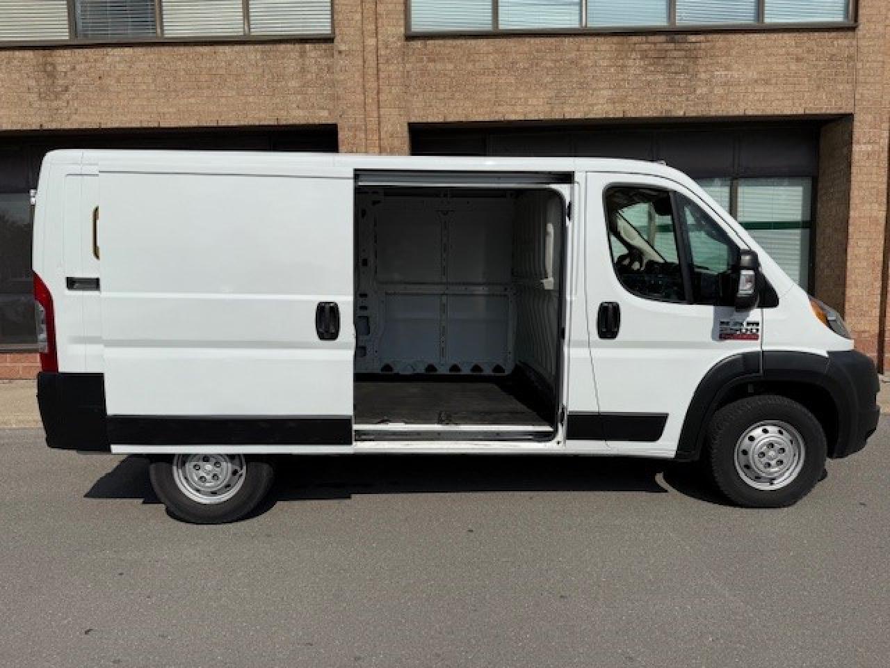 2022 RAM Cargo Van 2500 Low Roof 136" WB Photo3