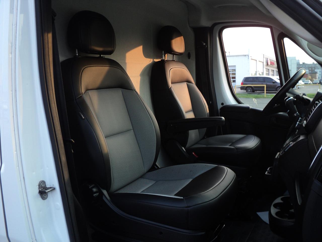 2023 RAM ProMaster 2500 High Roof CargoVan  159" WB 3.6L6cylBackUpCam - Photo #12