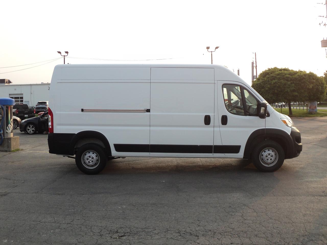 2023 RAM ProMaster 2500 High Roof CargoVan  159" WB 3.6L6cylBackUpCam - Photo #5