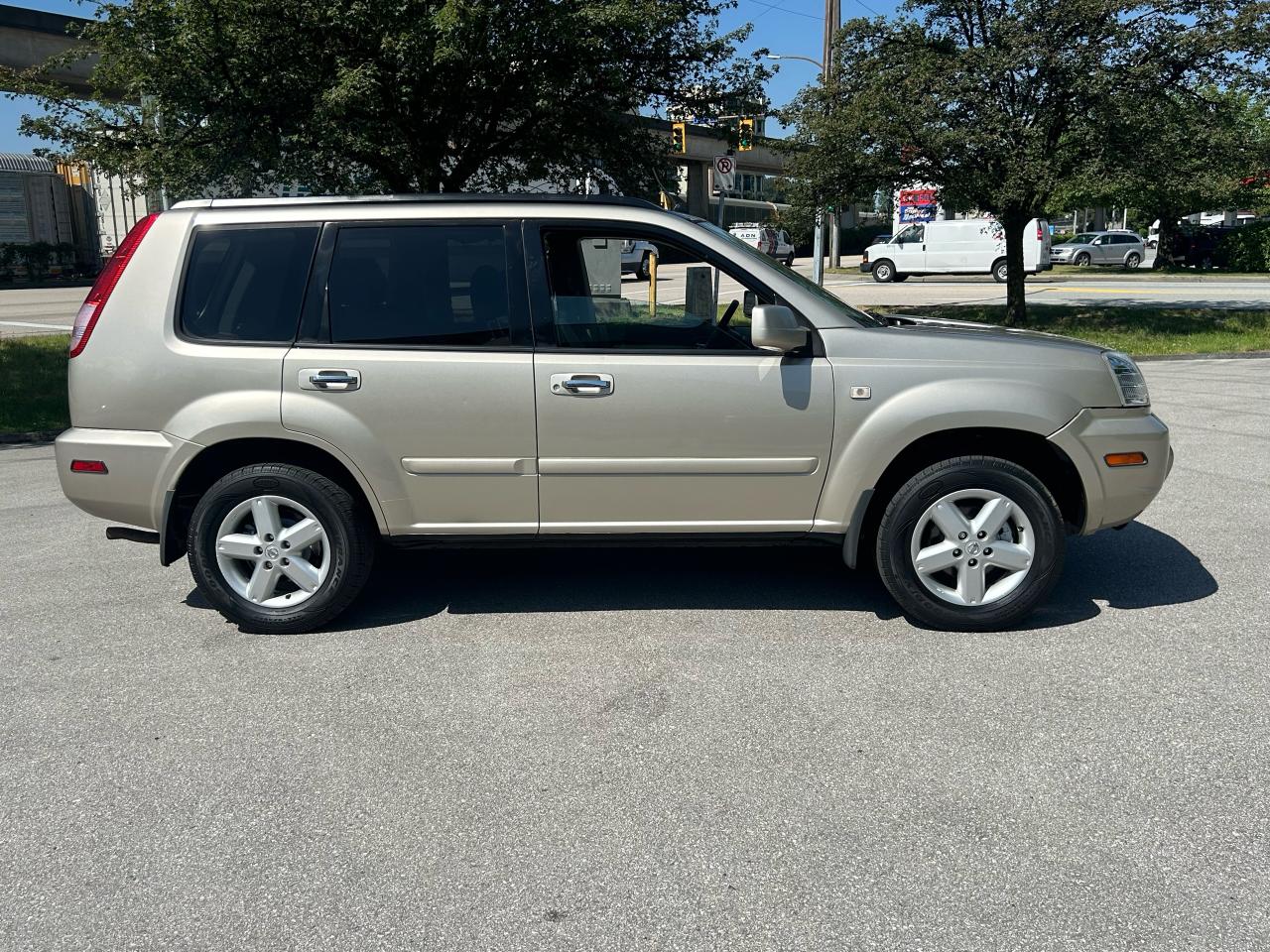 2005 Nissan X-Trail SE - Photo #5