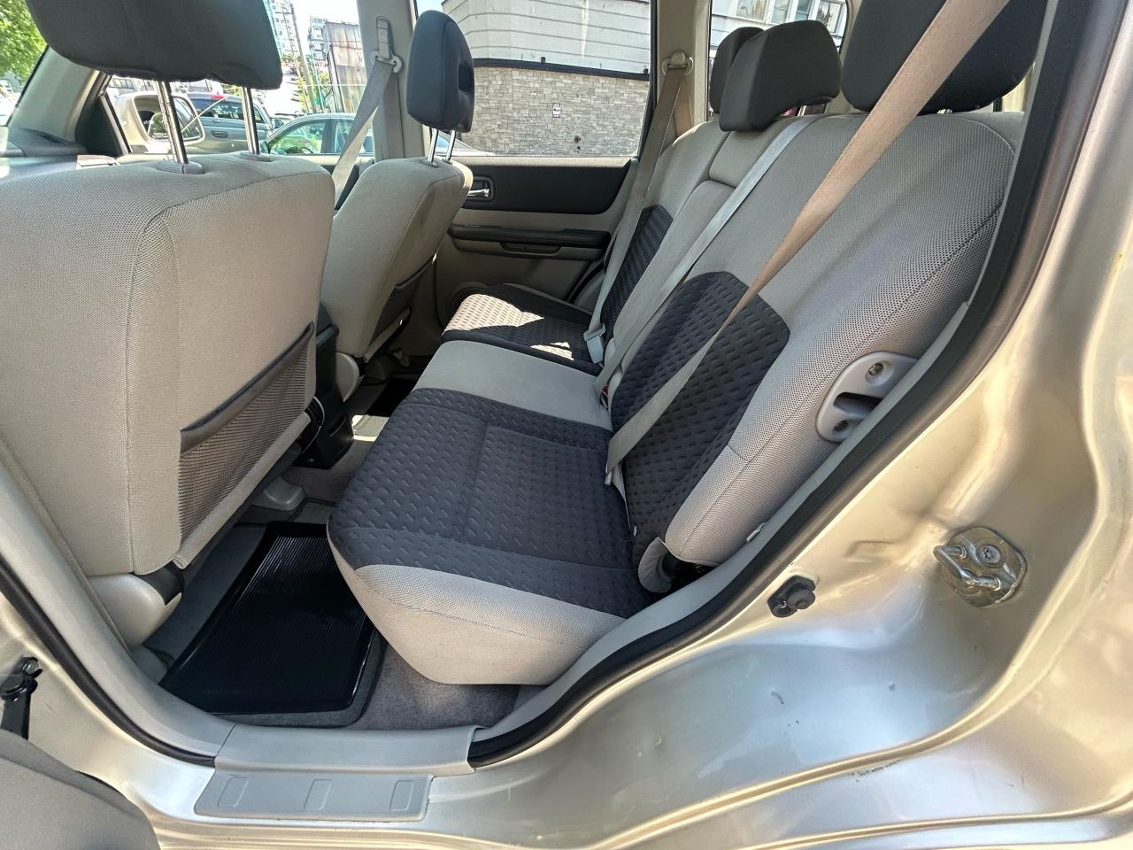 2005 Nissan X-Trail SE - Photo #10
