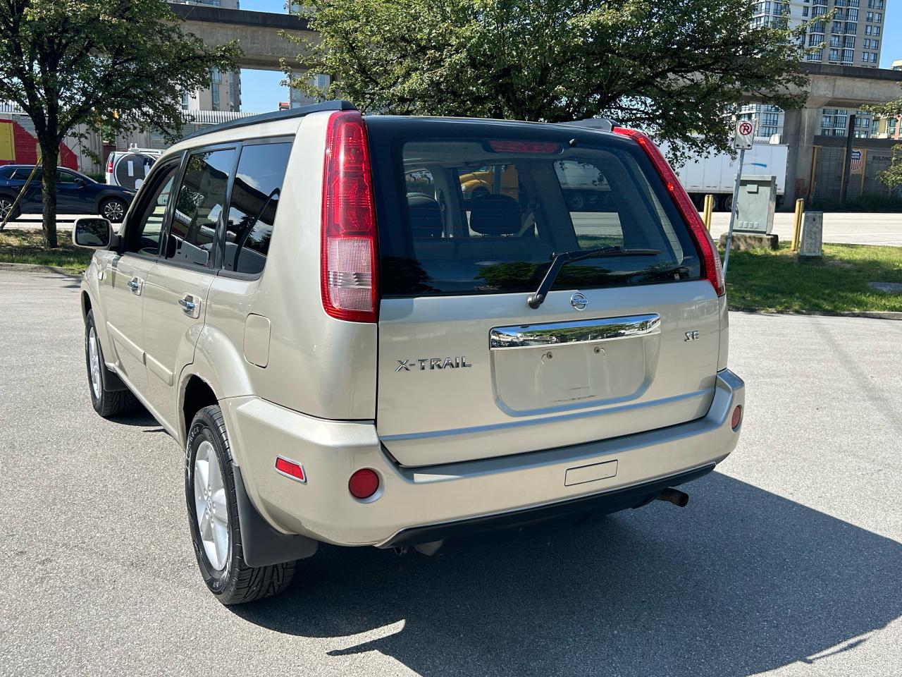 2005 Nissan X-Trail SE - Photo #3