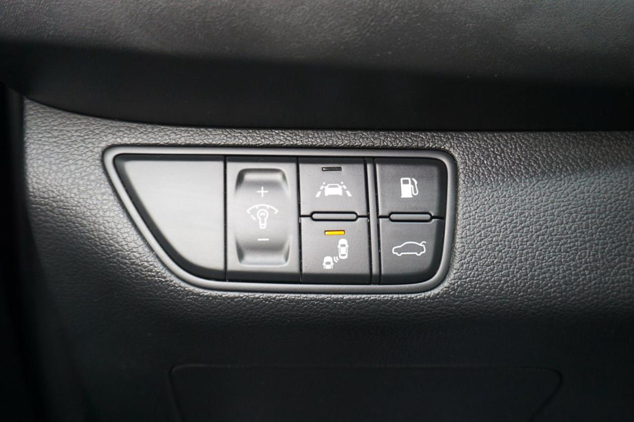 2021 Genesis G70 2.0T ELITE HTRAC AWD CERTIFIED CAMERA NAV BLUETOOTH LEATHER HEAT/COOL SUNROOF CRUISE ALLOYS - Photo #28