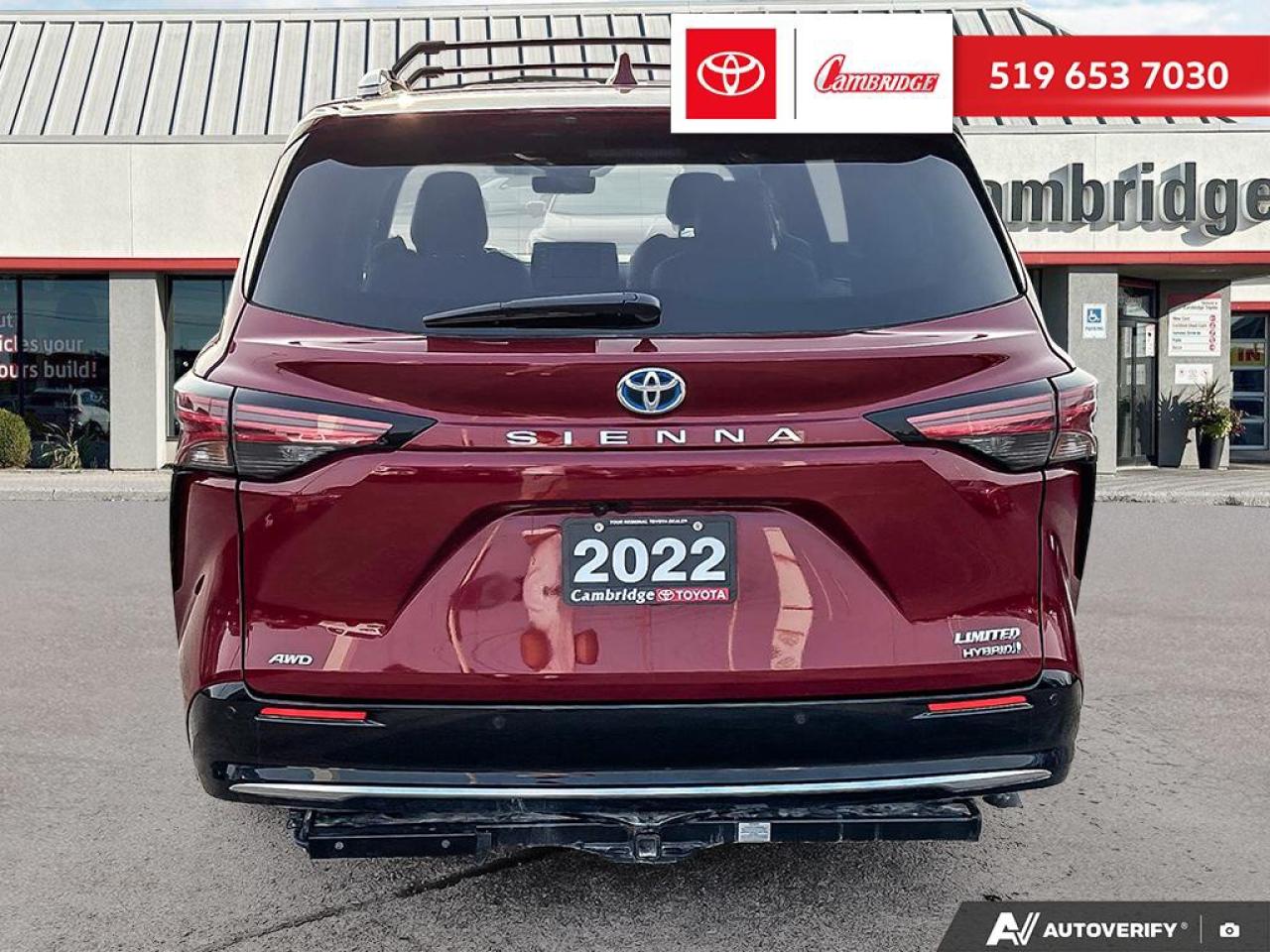 2023 Toyota Sienna Limited 7-Passenger Photo4