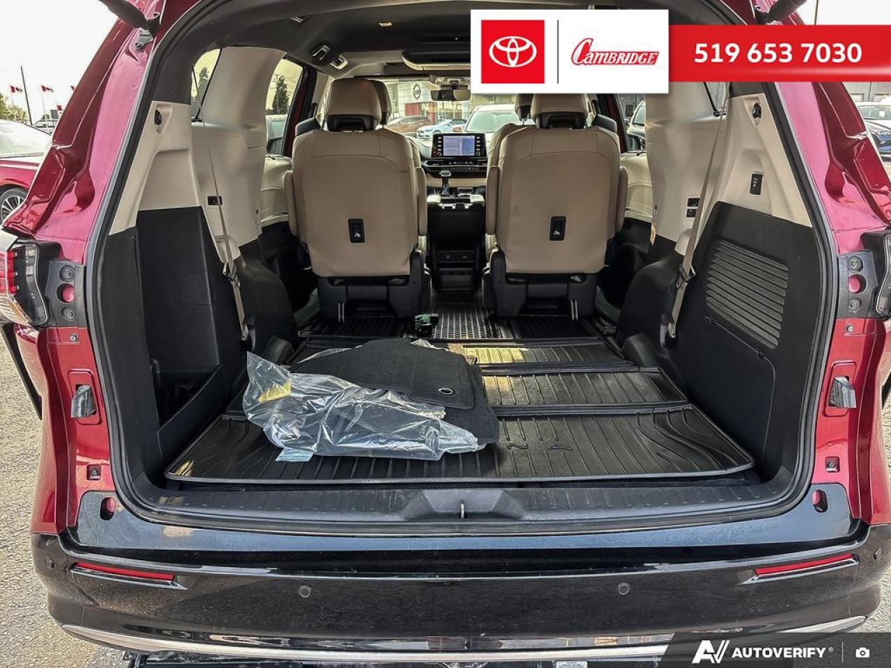 2023 Toyota Sienna Limited 7-Passenger Photo