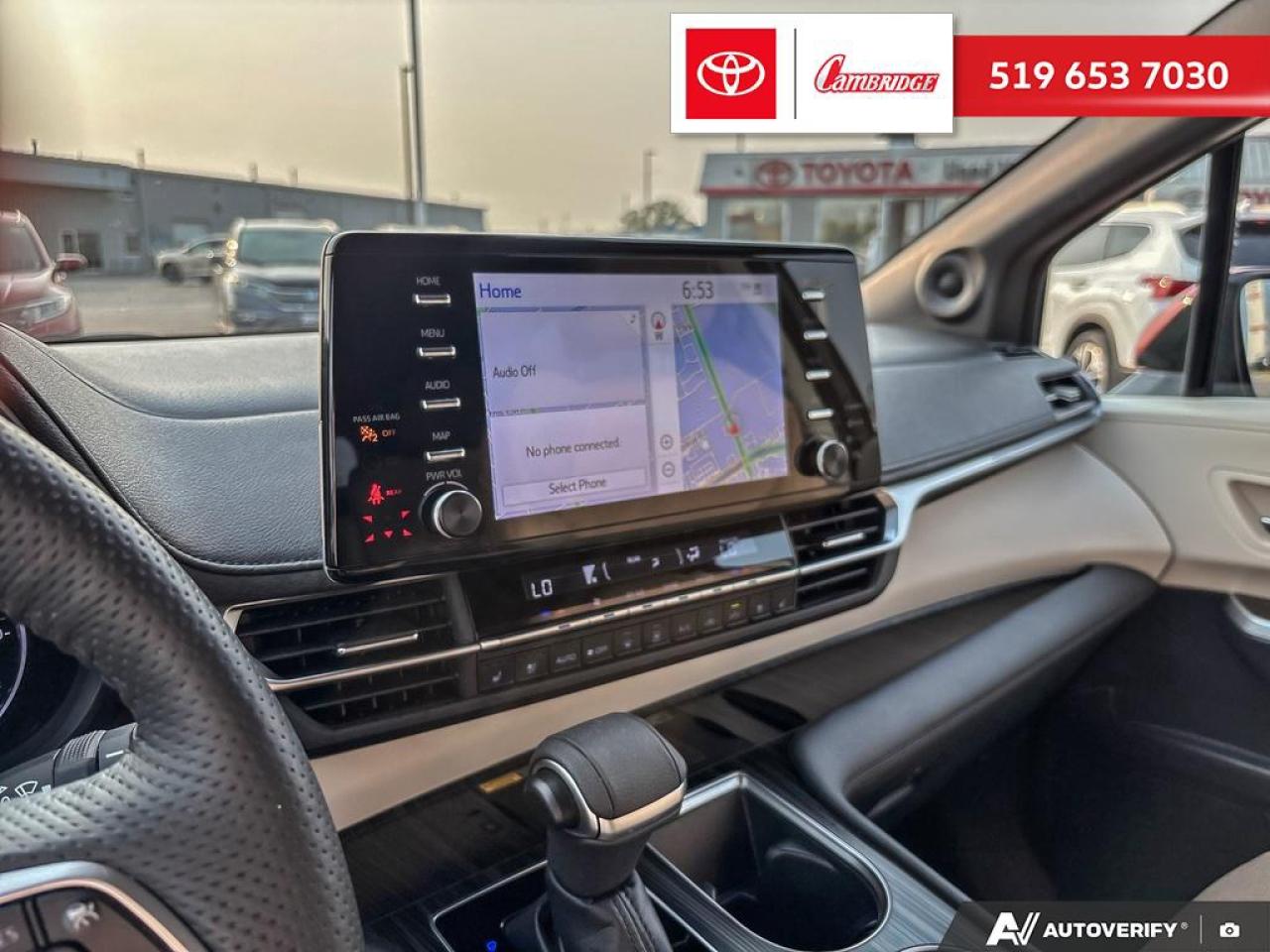 2023 Toyota Sienna Limited 7-Passenger Photo