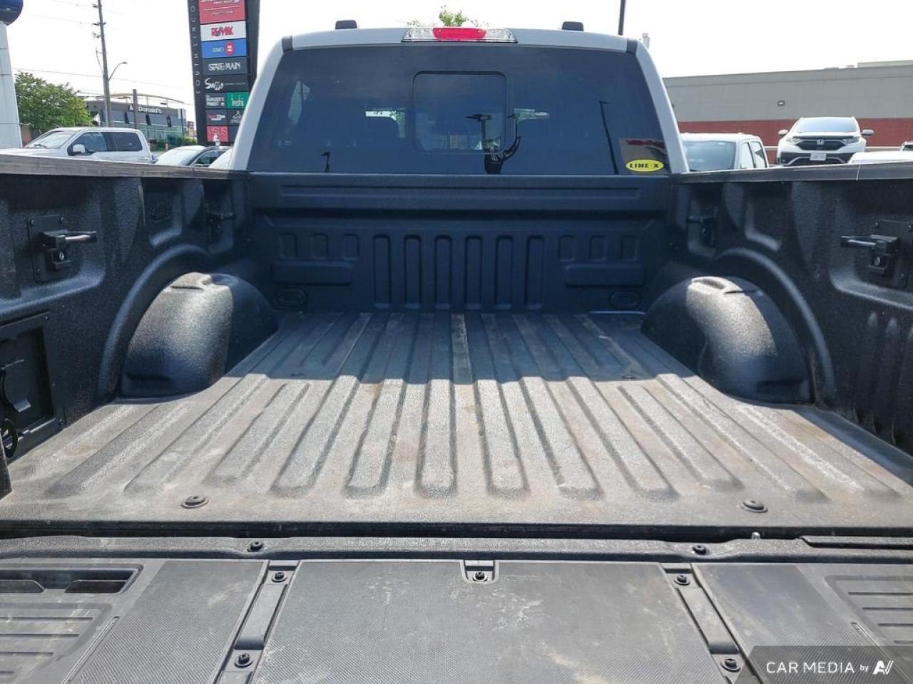 12600076