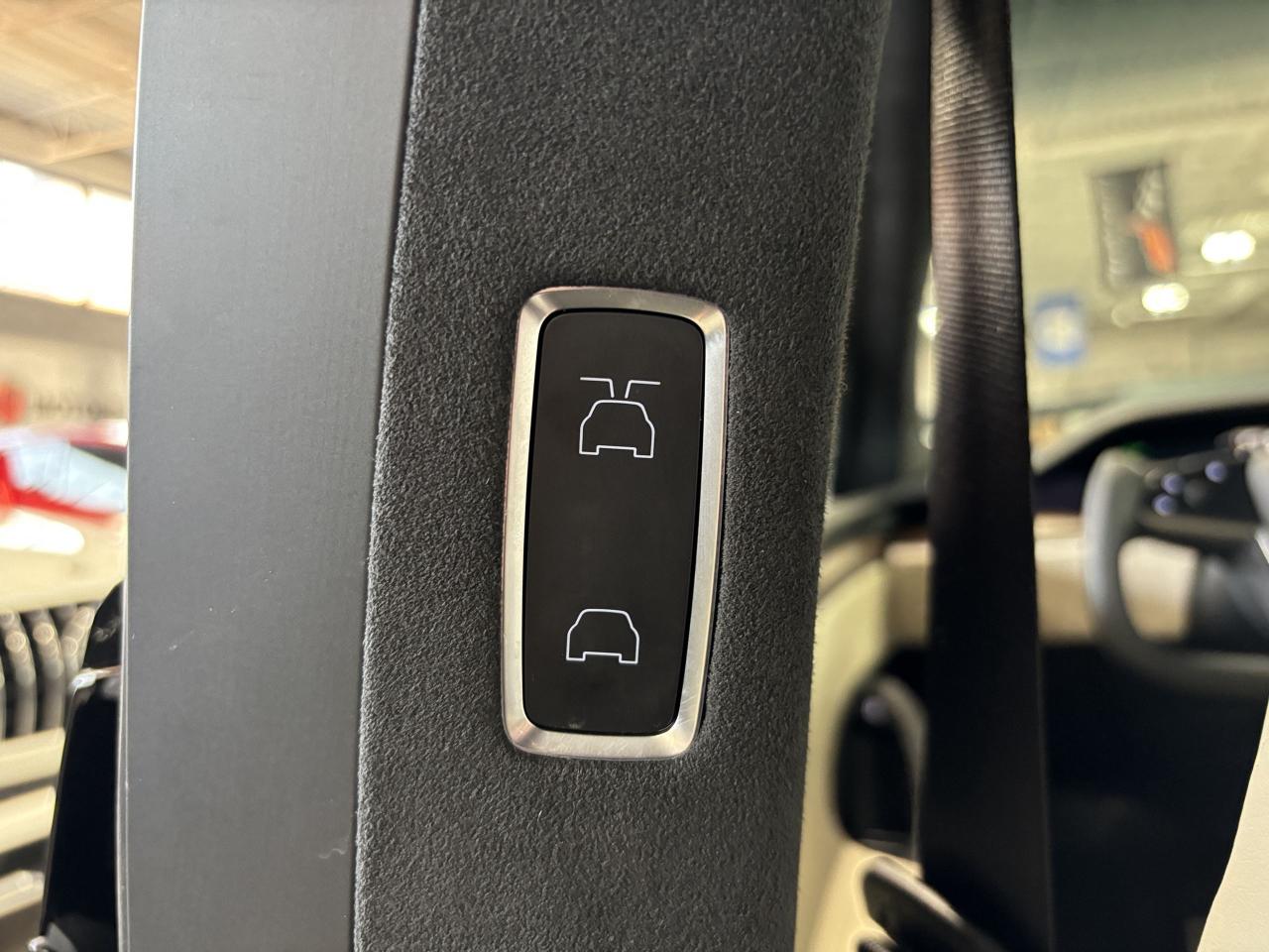 12600340