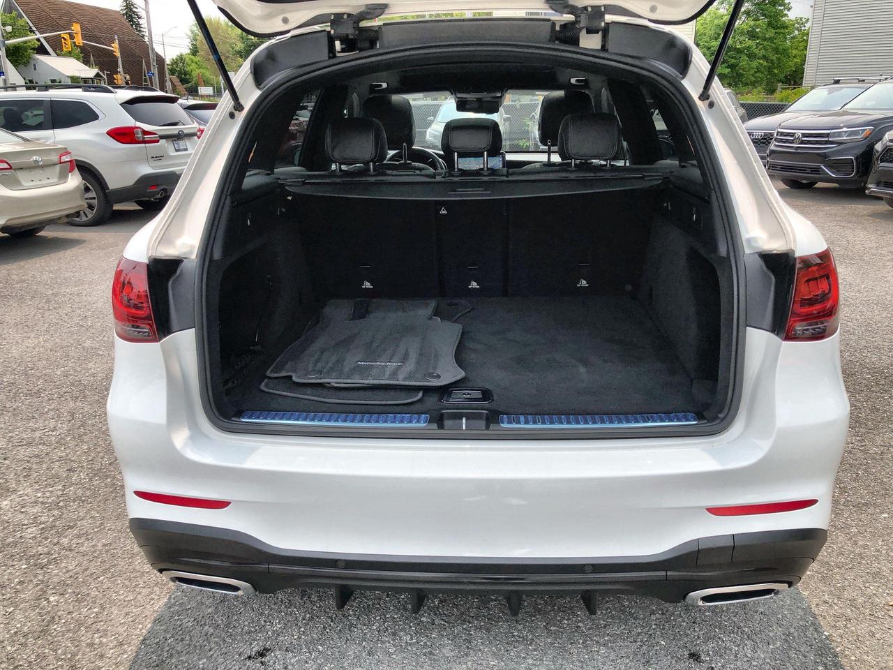 2020 Mercedes-Benz GLC 300 PANO.ROOF, NAVI, NIGHT PKG, MIRROR PKG Photo