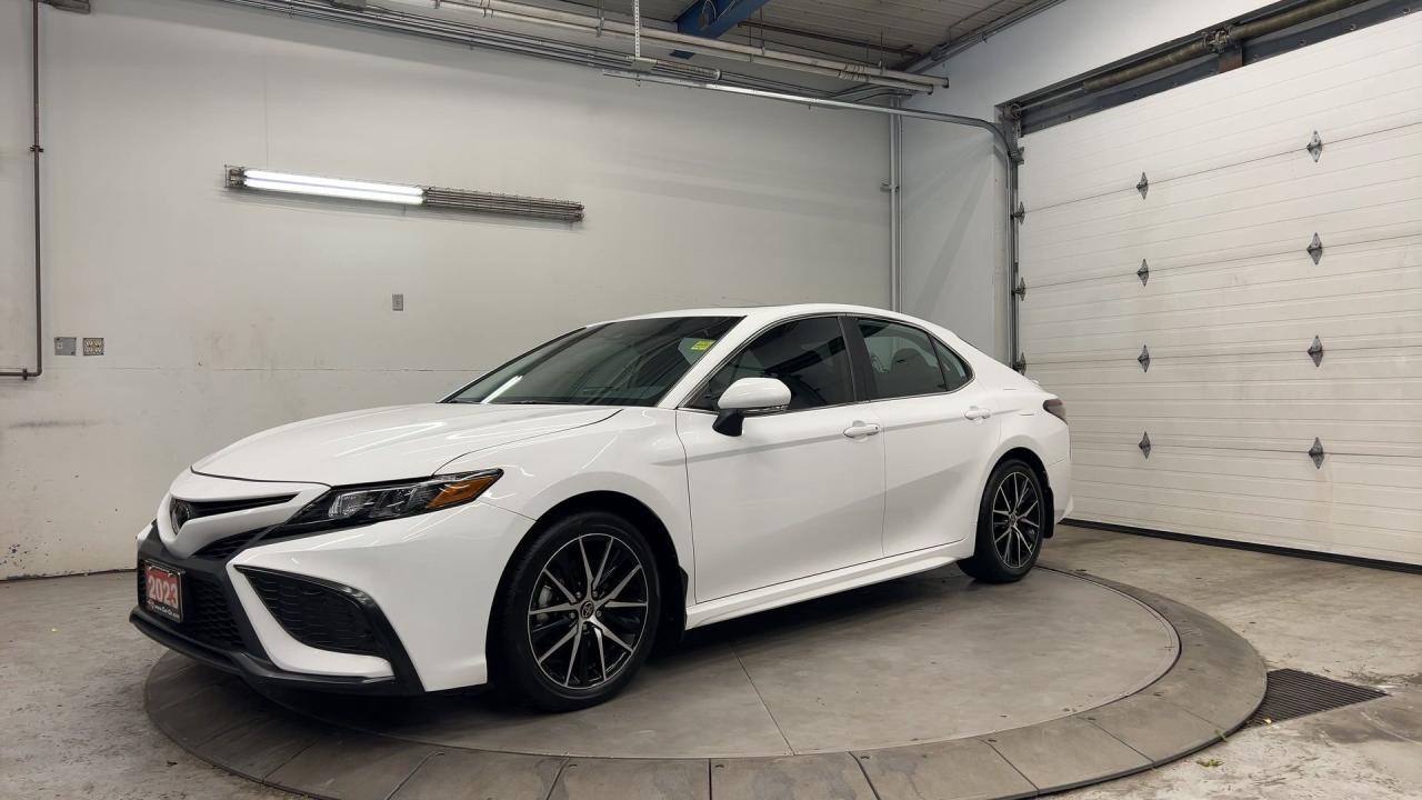 2023 Toyota Camry SE UPGRADE AWD| ONLY 15,000KMS!| LEATHER| SUNROOF Photo3
