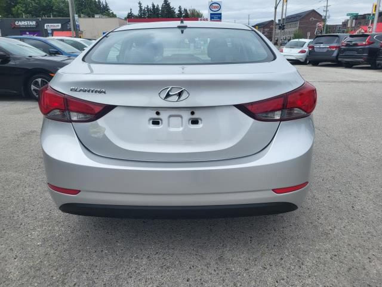 2016 Hyundai Elantra GL Photo4