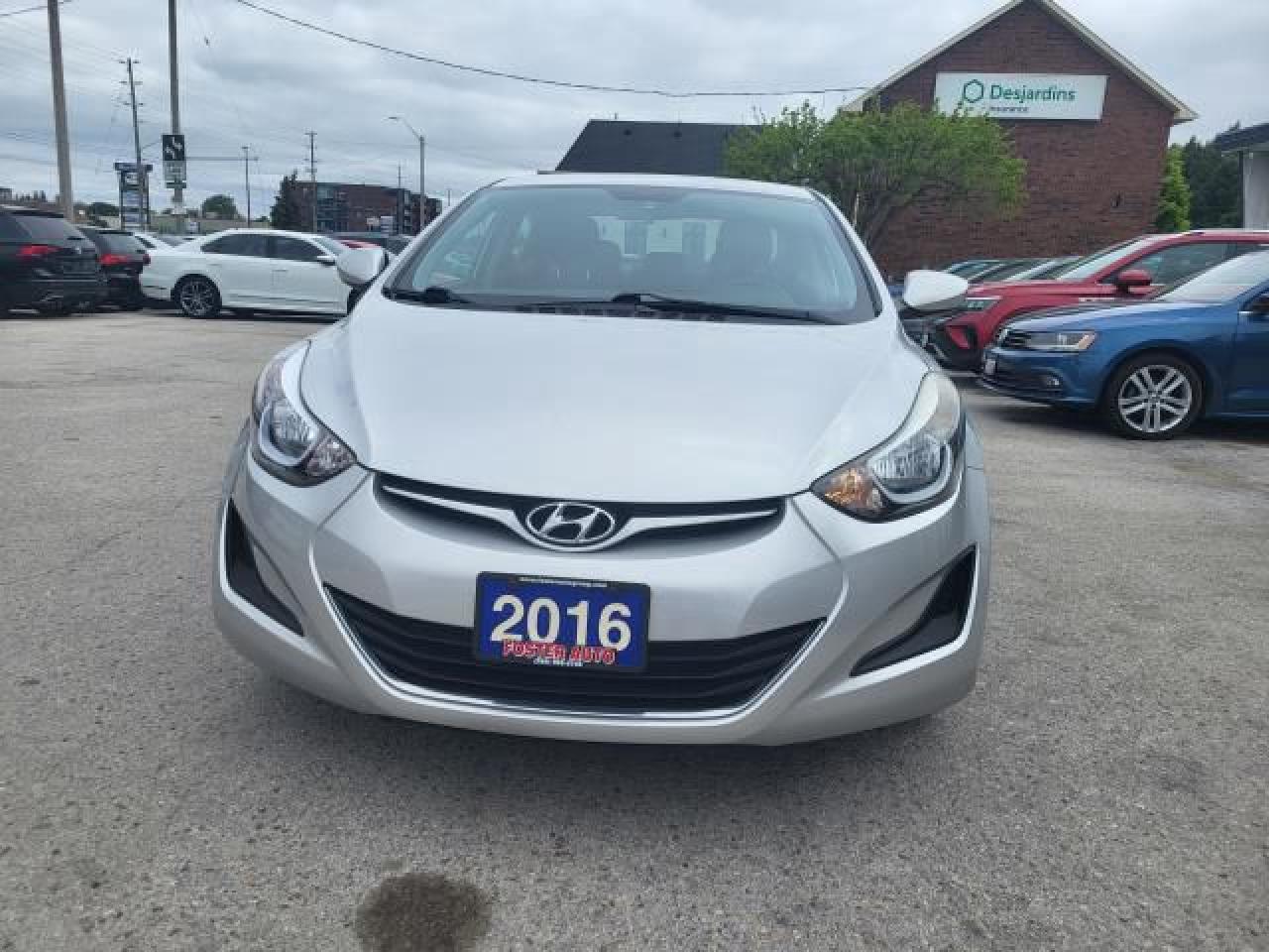 2016 Hyundai Elantra GL Photo8