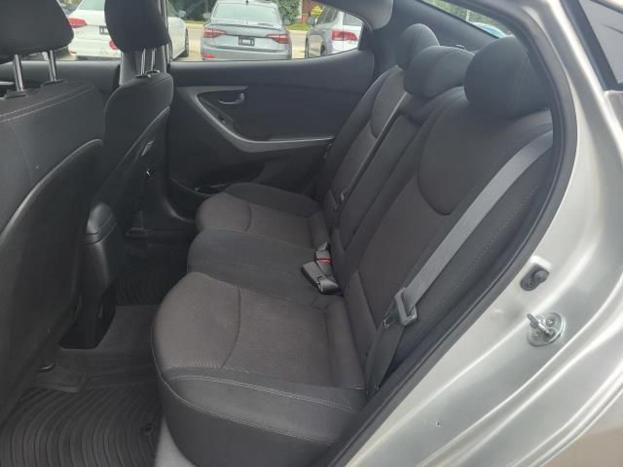 2016 Hyundai Elantra GL Photo14
