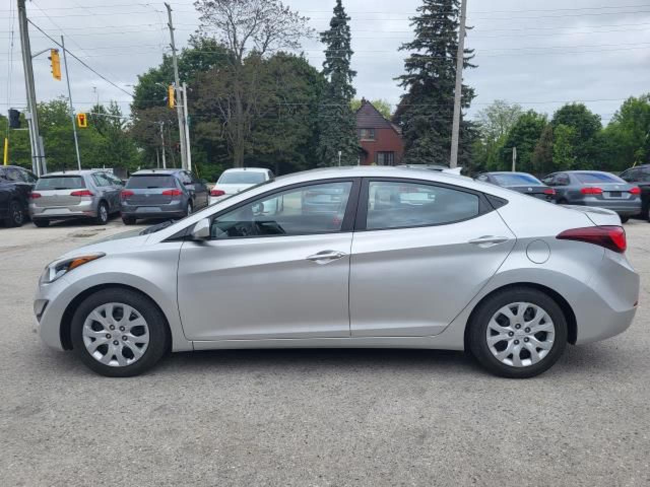2016 Hyundai Elantra GL Photo17
