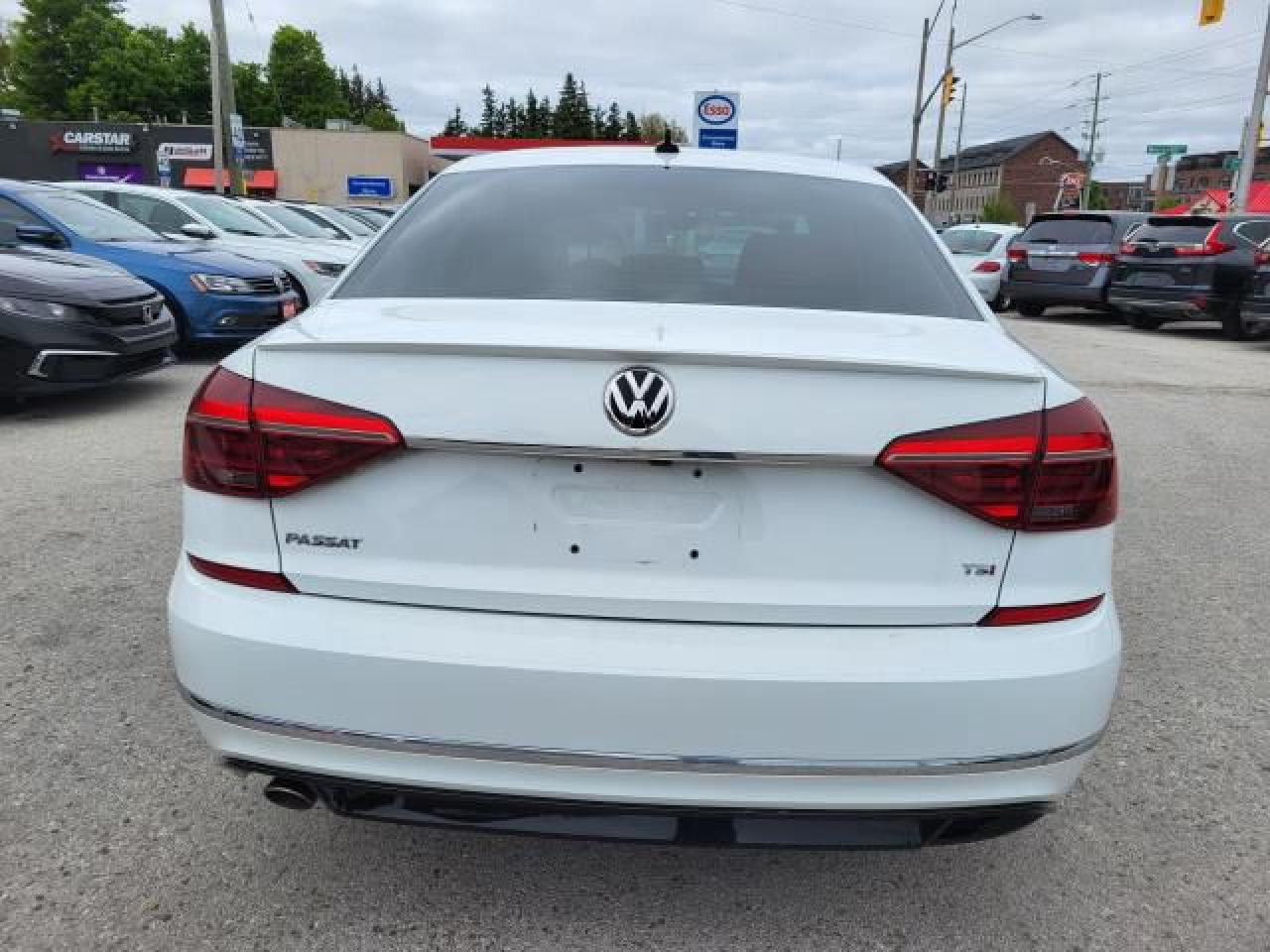 2017 Volkswagen Passat RLINE Photo26