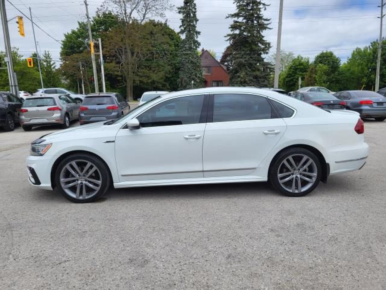 2017 Volkswagen Passat RLINE Photo28