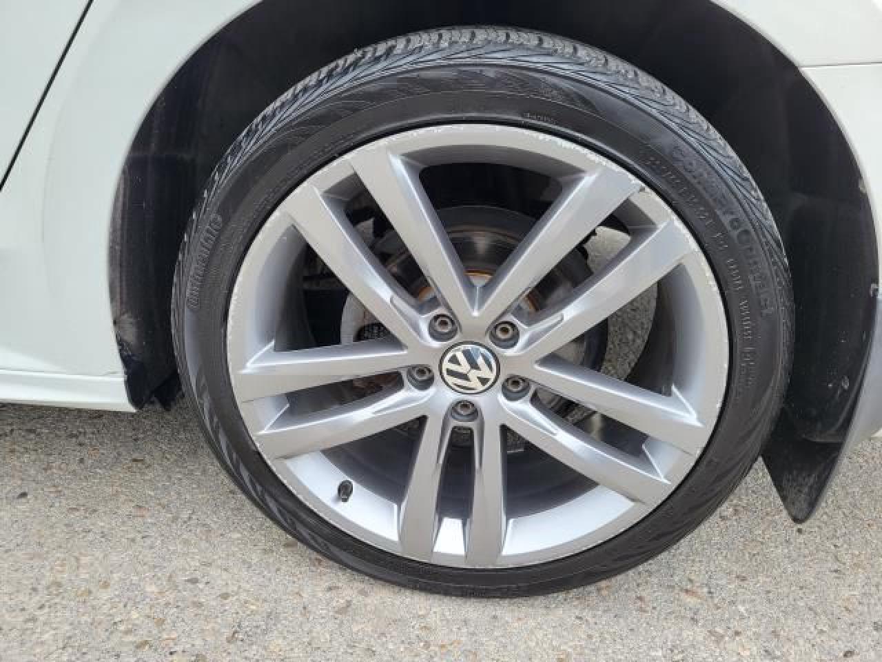 2017 Volkswagen Passat RLINE Photo41