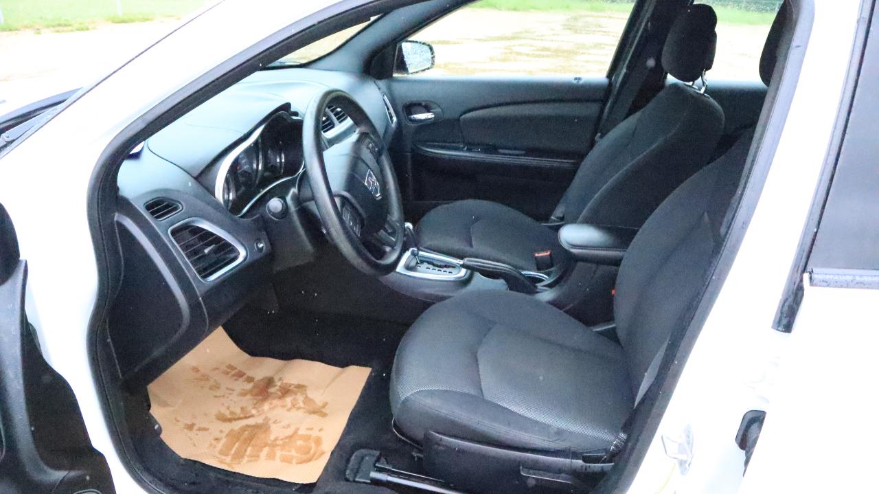 2013 Dodge Avenger base Photo5
