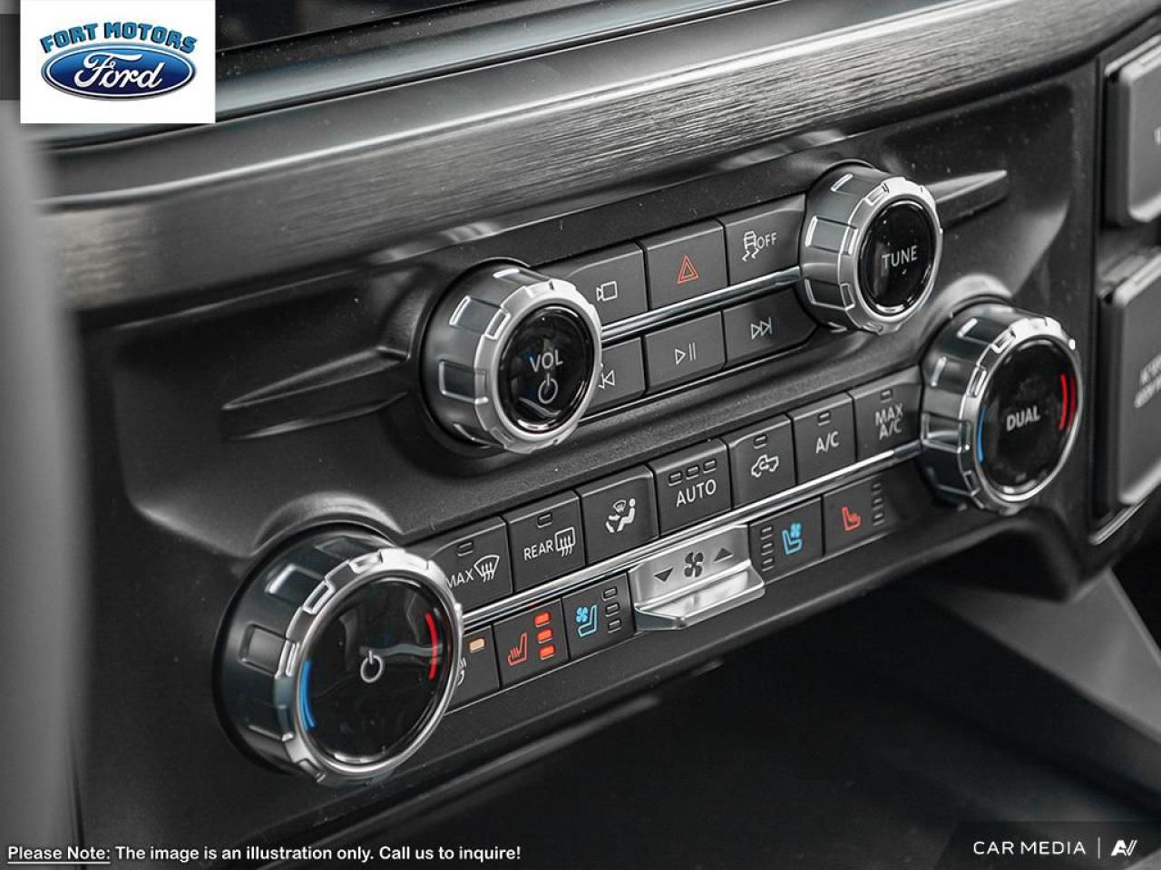 2025 Ford SUPERDUTY F-350® Lariat® Photo5