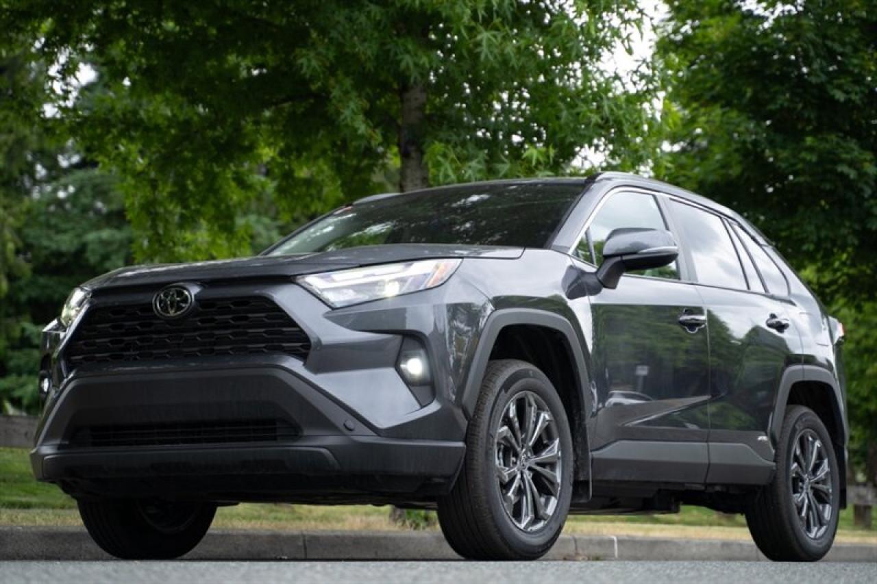 Used 2025 Toyota RAV4 Hybrid XLE for sale in Surrey, BC