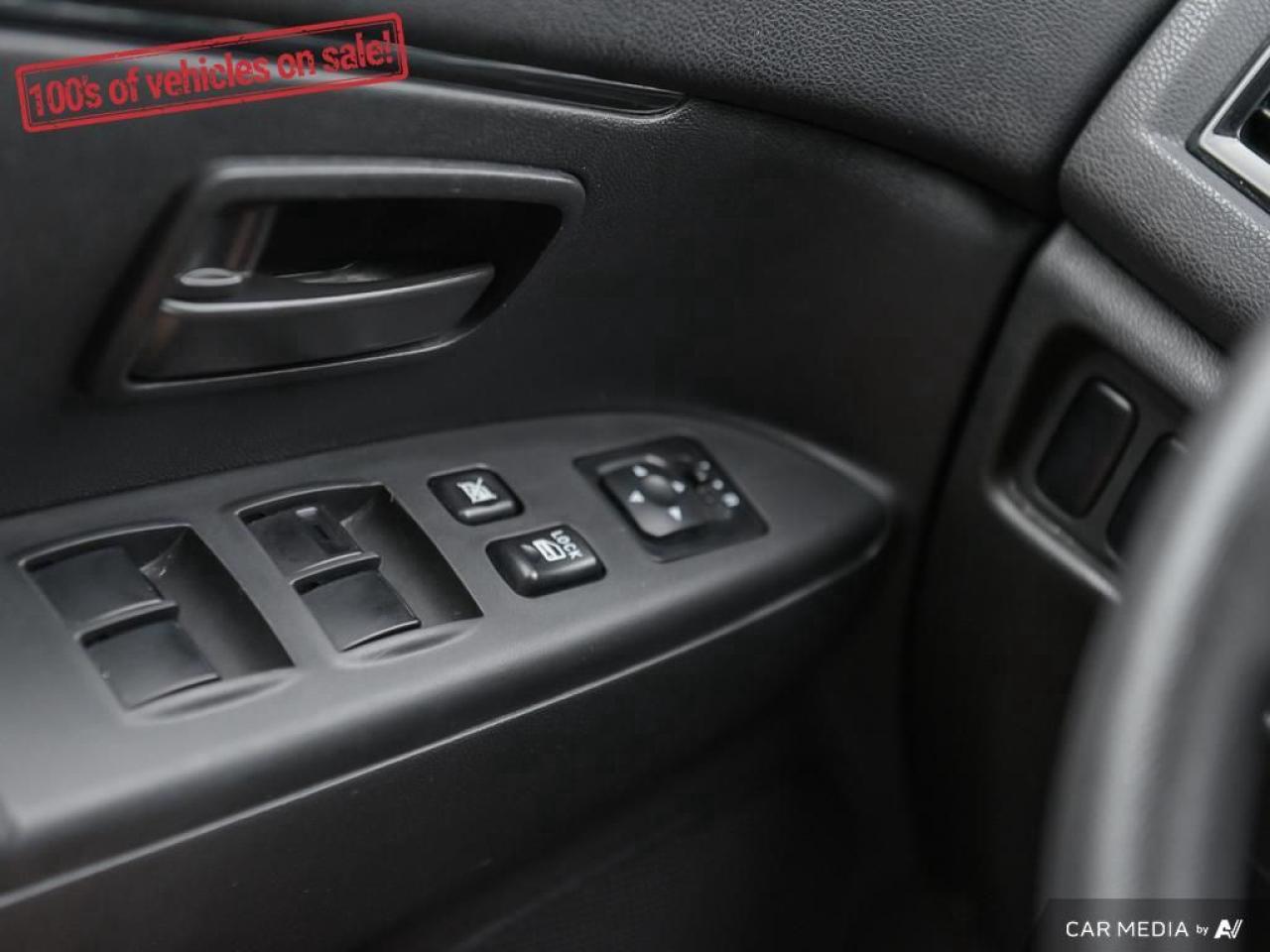 2023 Mitsubishi RVR ES