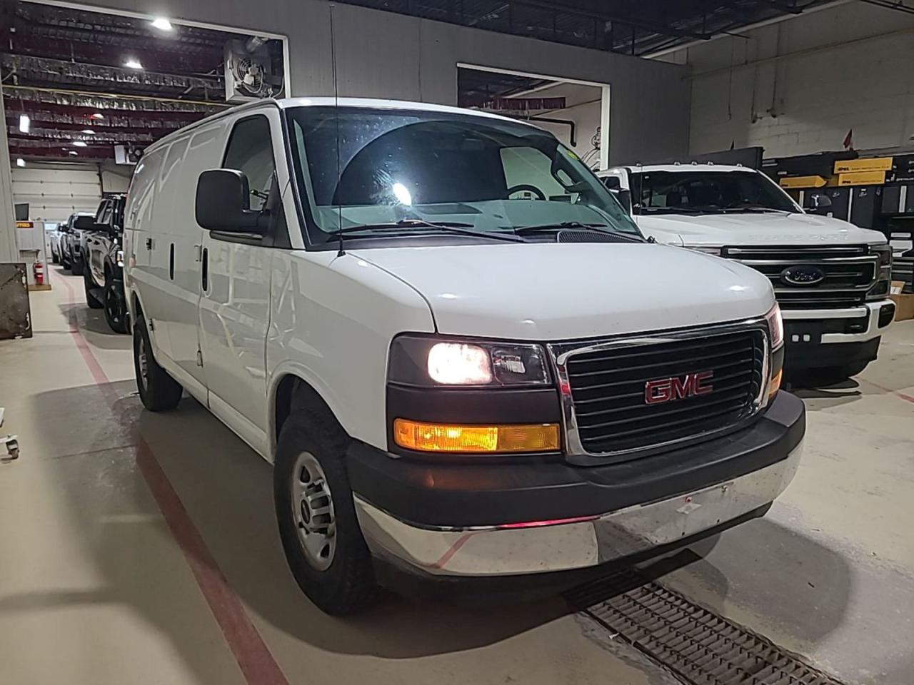 2017 GMC Savana G2500 - Photo #2