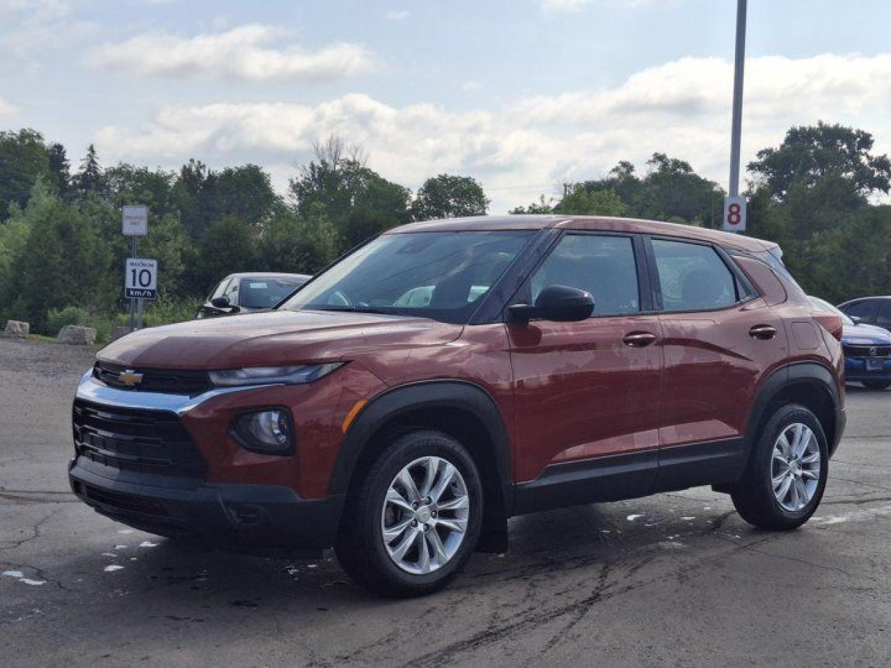 Used 2021 Chevrolet TrailBlazer LS AWD | BSM | Cruise | Wireless CarPlay + Android | Rear Camera | Alloy Wheels and More ! for sale in Guelph, ON