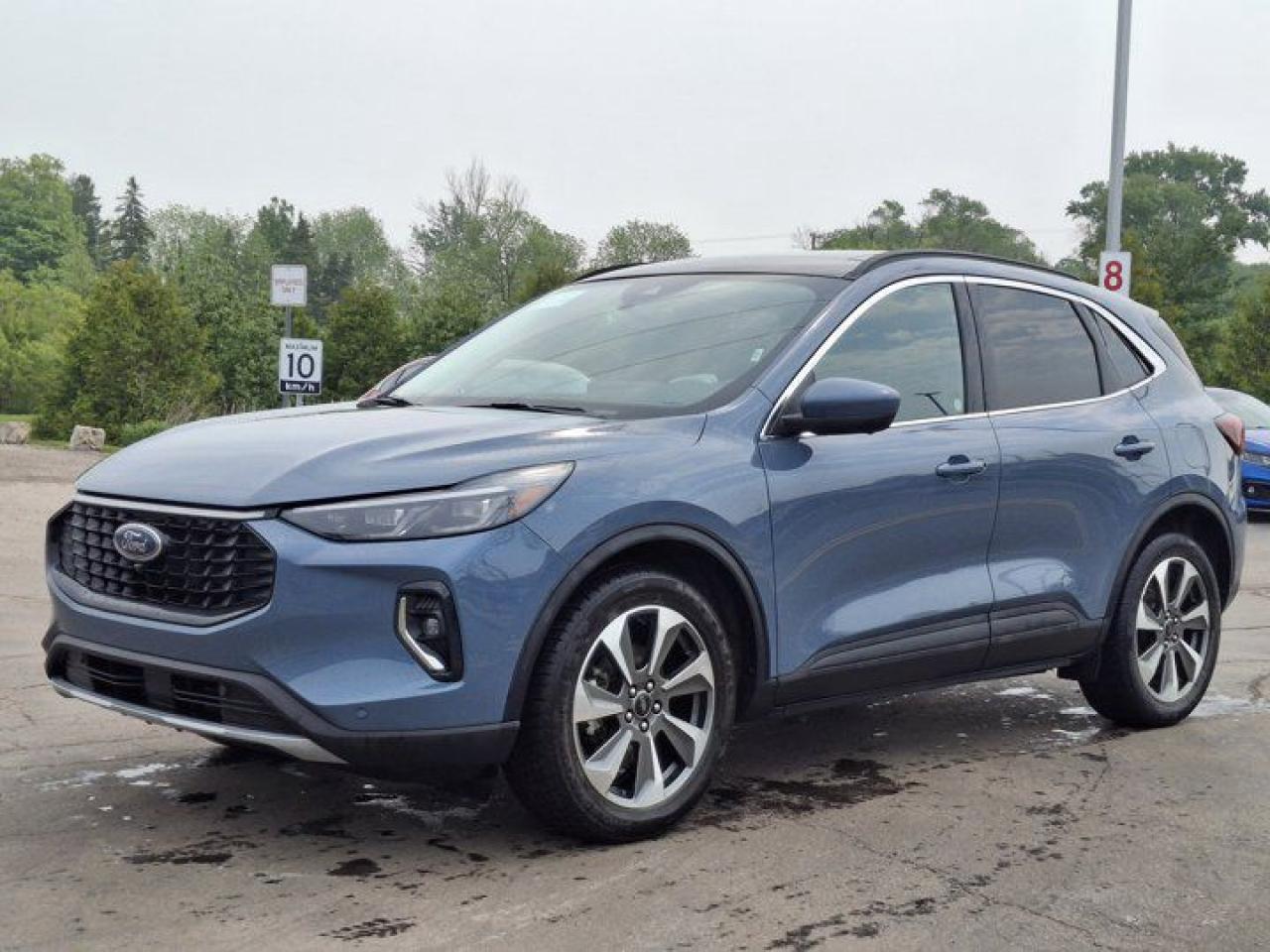 Used 2023 Ford Escape Platinum AWD 2.0L Ecoboost | Pano Sunroof | Wireless Charging | 360 Camera | 13.2